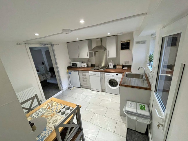Double Room Near Town Centre Main Photo