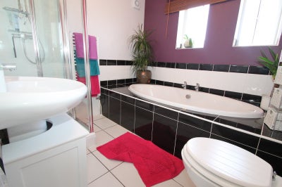 4 bedrooms from 1 July to 31 August only Main Photo