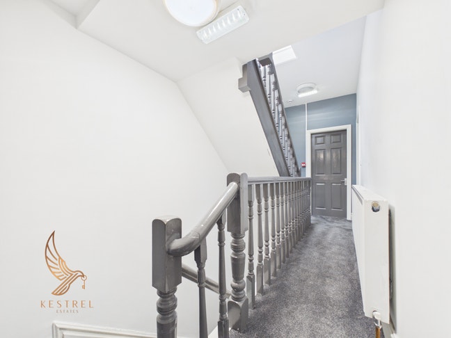 Spacious Rooms in a large property Main Photo