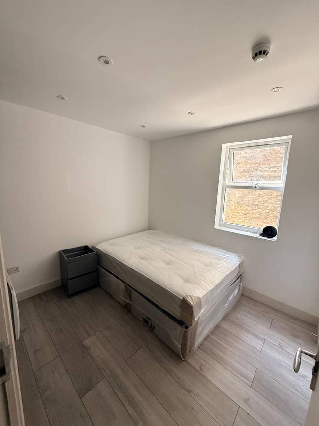 Double Room Ensuite- 3 mins to West Croydon |Ready Main Photo