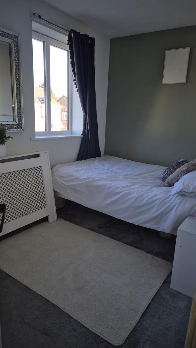 Double room available in quiet house Main Photo