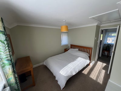 Double; cosy house; office/storage space available Main Photo