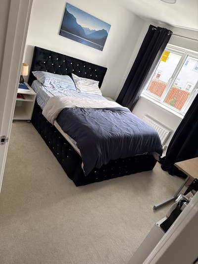 En-suite and double room available  Main Photo