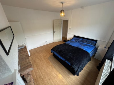 2 Double Rooms Available  Main Photo