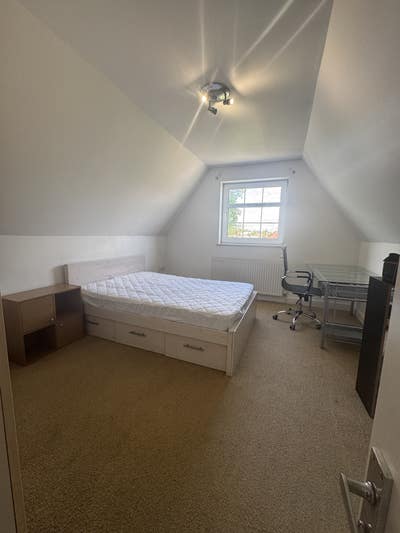 Double Room Garden Facing close to Kingston centre Main Photo