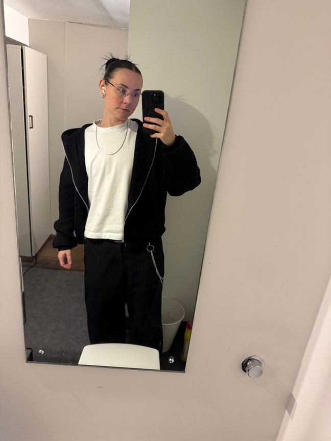 Looking for a room/buddy up Main Photo