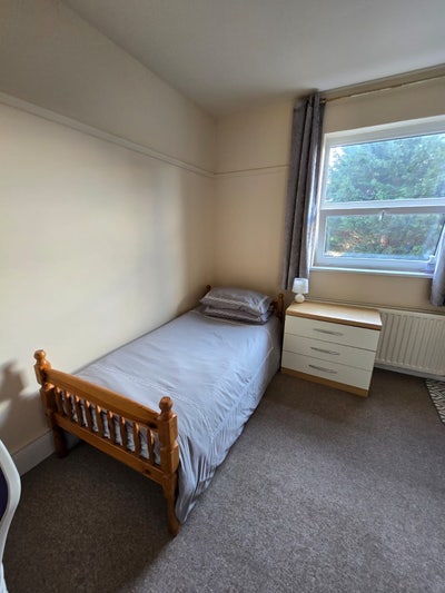 Double room available in shared house town center  Main Photo