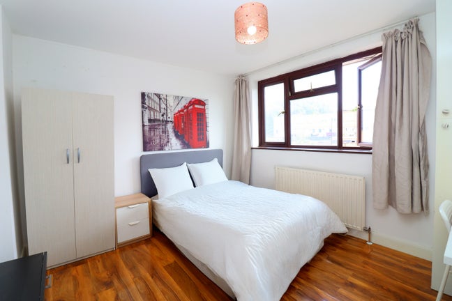 Easy Access to Canary Wharf & Central London Main Photo