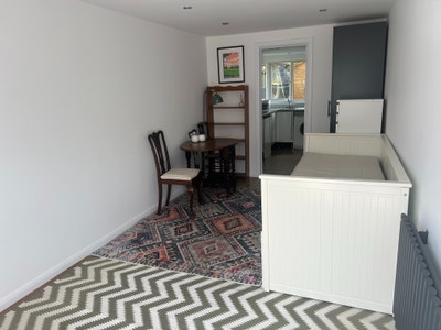 Ensuite room with kitchenette near the Rookery Main Photo