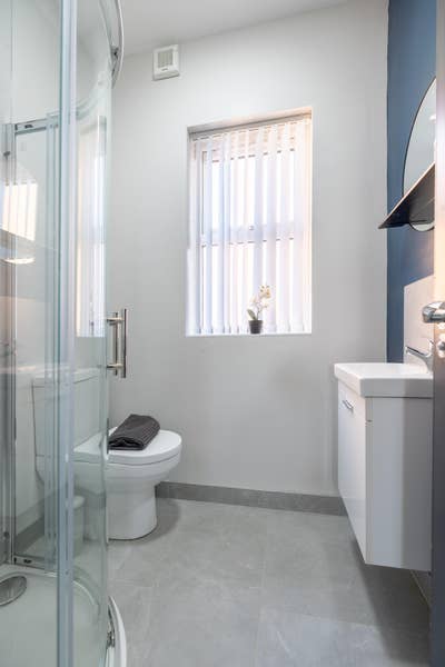Stunning rooms in 3 bedroom Property to Rent  Main Photo