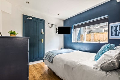 Aldershot Stylish En-Suite Rooms Now Available! ⭐  Main Photo