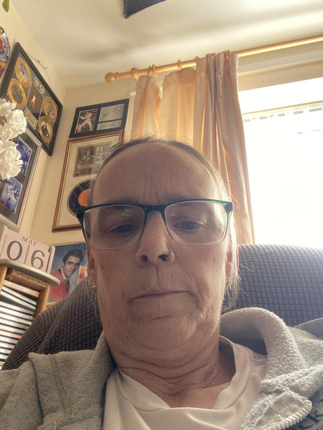 48 year old Female seeks a double room Main Photo