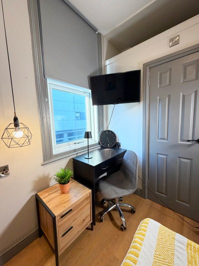 Cozy en-suite room for students only✨ Main Photo