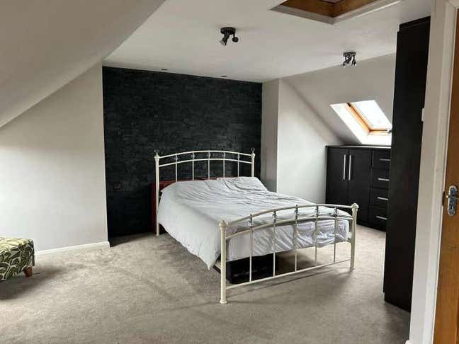 🏡Modern En-Suite Double Room In IG1✨ Main Photo
