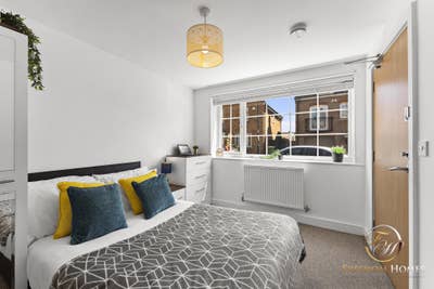Comfy Ensuite Room in Leaf Avenue PE7 Main Photo