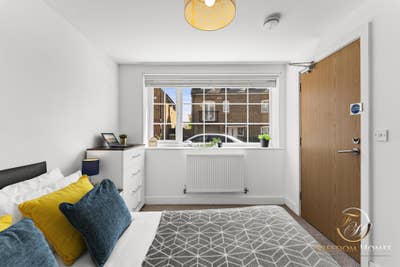 Comfy Ensuite Room in Leaf Avenue PE7 Main Photo