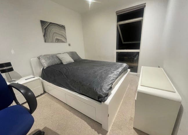SL2 5GW – Double Room Available Main Photo