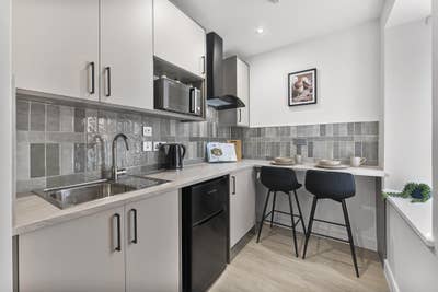 Luxury Double Studio | Bills Included | Burton Rd Main Photo
