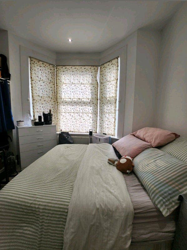 Bright Double Ensuite With Kitchenette Main Photo