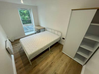 Stylish cosy room, prime location, vibrant home ✨ Main Photo