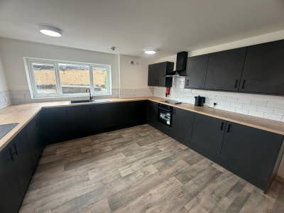 Brand New - Luxury Rooms to Rent - 14 Bed Hmo Main Photo