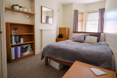Large Double Bedroom near City Centre Main Photo