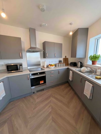 Double Room to Rent | &pound;750/month All Inclusive  Main Photo