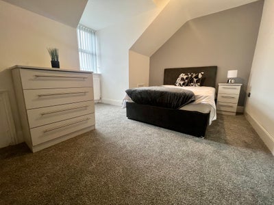 Double Room on High Street, Felling Main Photo
