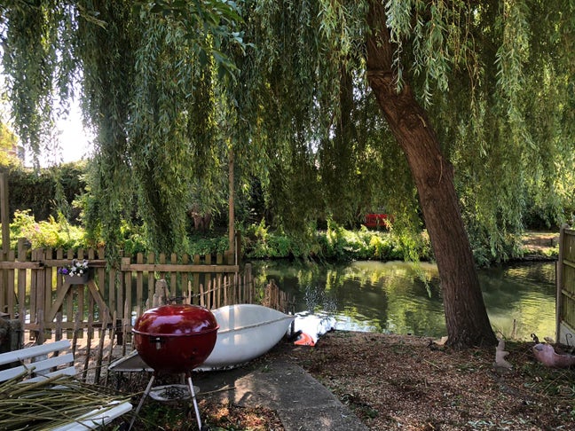 River garden -double rm  profs RG2 &pound;695 incl pm Main Photo