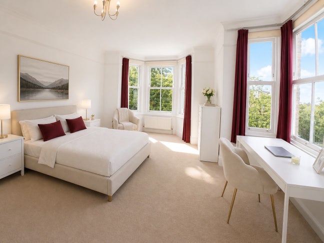 Studio-sized room with river & Canary Wharf view Main Photo