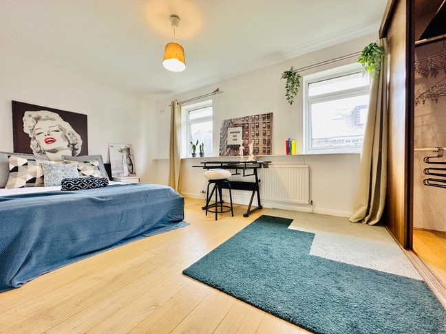 Wapping Rooms with Garden Vibes 🔥  Move In ASAP Main Photo
