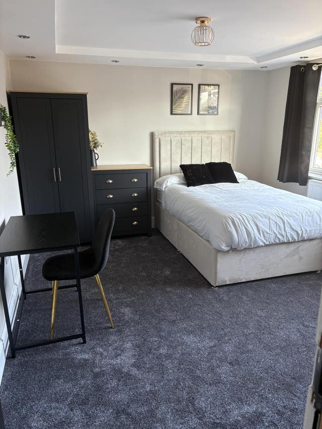 Luxury en-suite room newly refurbished. Main Photo