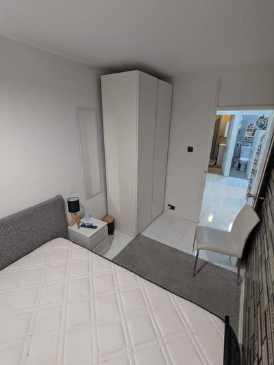 Lovely Dbl Room in Canarywharf Main Photo