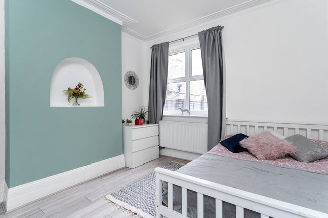Dbl Room 💜🌸 Council Tax Incl | Wifi | Cleaner ➡️ Main Photo