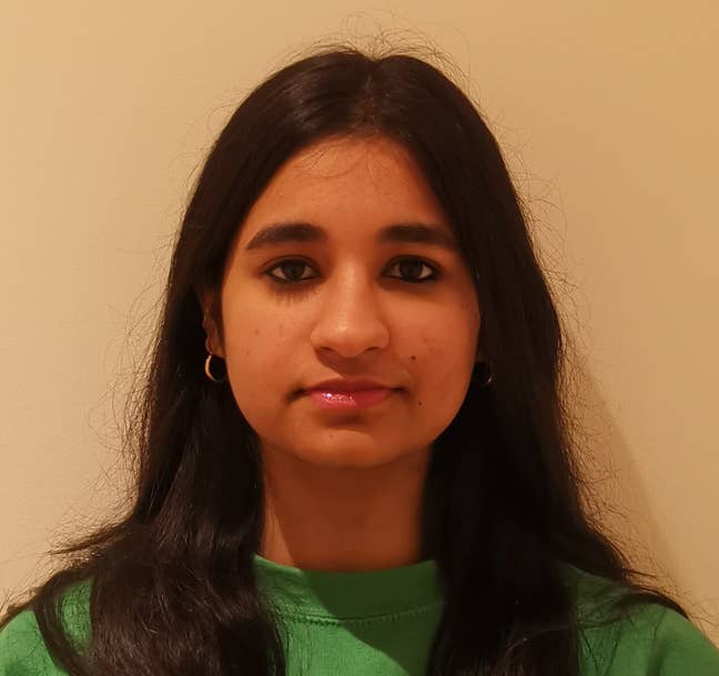 Looking for Female Roomates to rent flat in E20 Main Photo