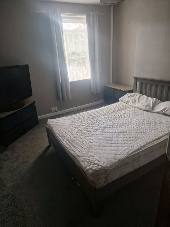  furnished room to let  Main Photo