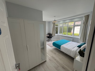 Luxury professional House share in Carshalton Main Photo