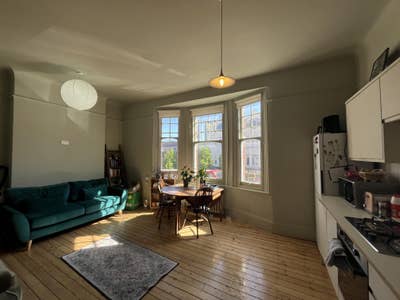 Female wanted - Double room in bright flat  Main Photo