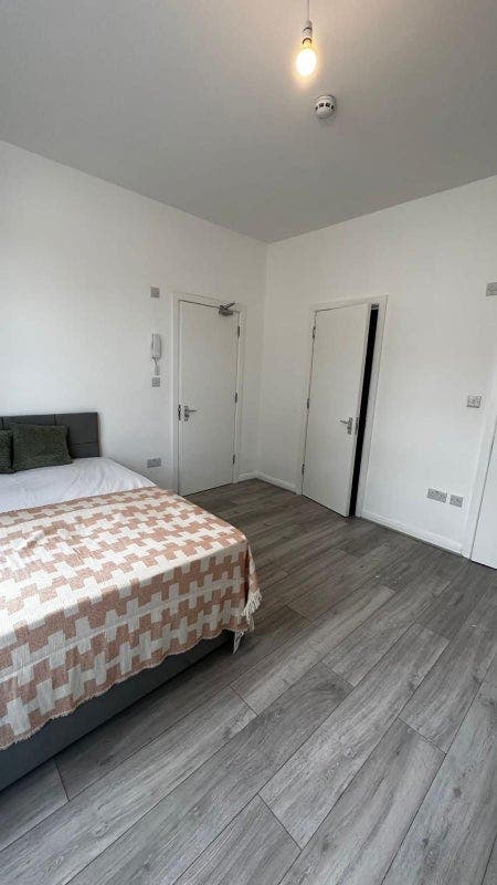 ✨ 🏡 Studio Flat to Let in- Willesden Junction Main Photo