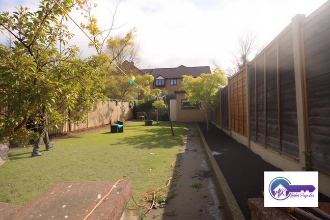 Studio Flat with Garden in East Finchely  Main Photo