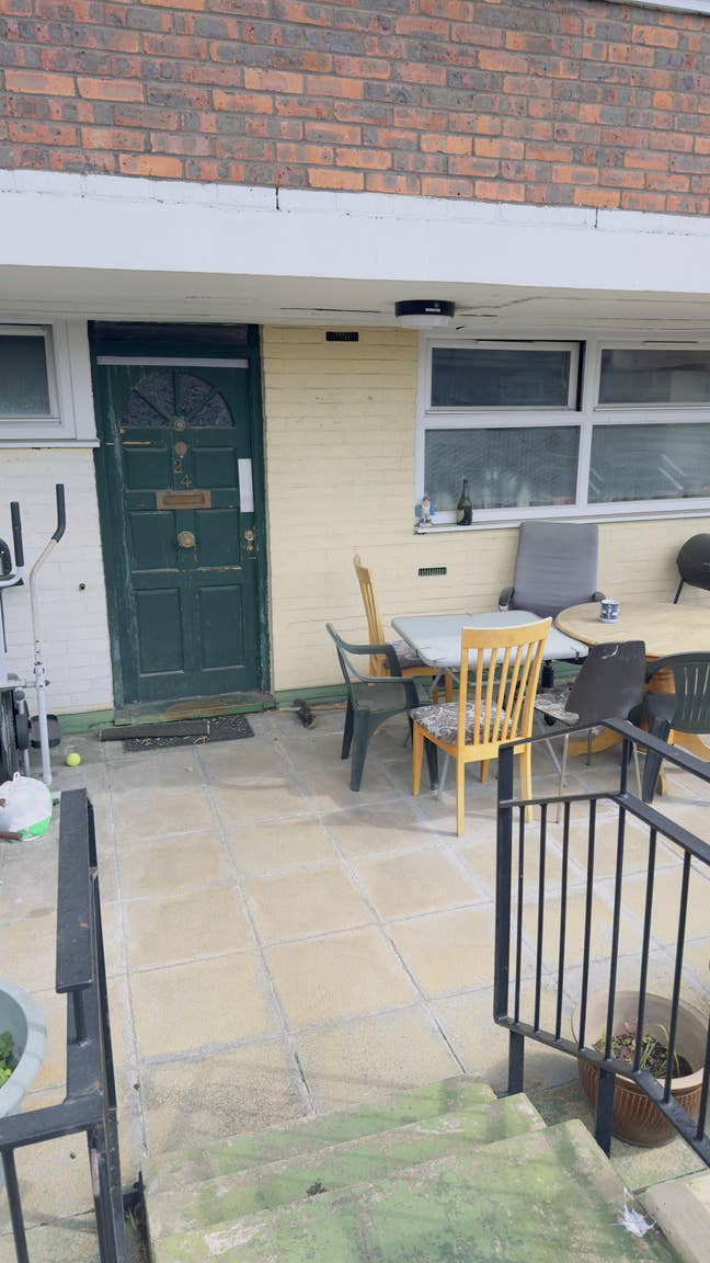 Lovely Double Room with Balcony at Shadwell  Main Photo