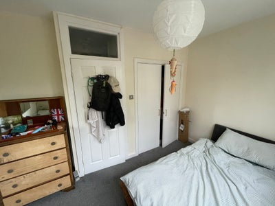 Cozy room in Bow House -- right off Roman Road Main Photo