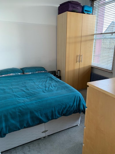 Large Double Bedroom on Putney High Street Main Photo