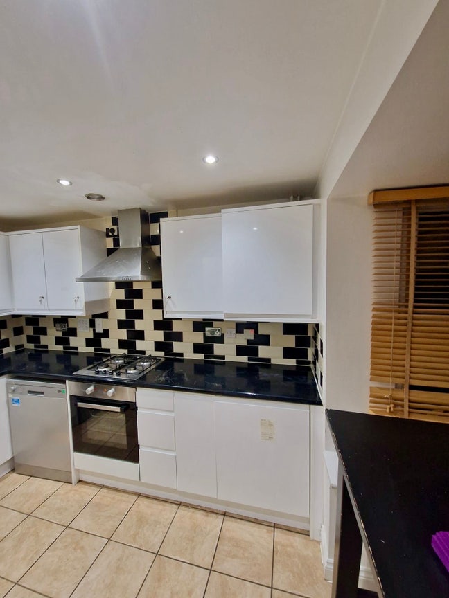 Single Room To Let Main Photo