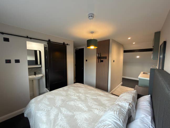 Huge Studio Rooms | Ensuites | Manchester  Main Photo