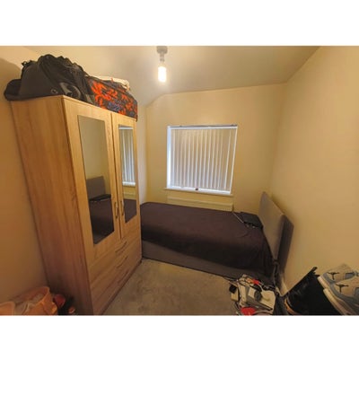 1 room  Main Photo
