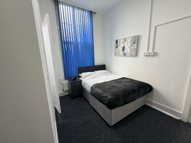 New En-Suite Rooms Available- Hockley (Birmingham) Main Photo
