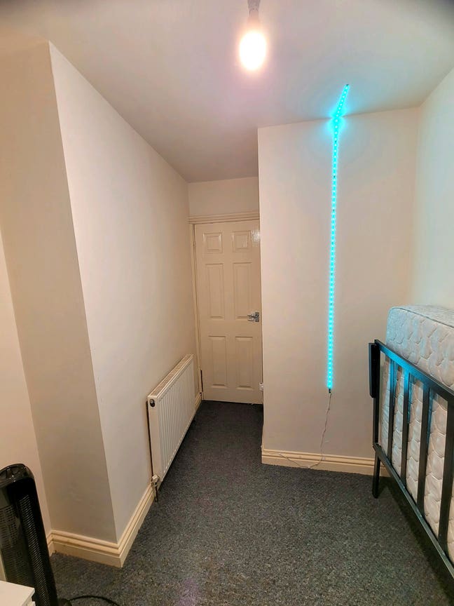 Room Dewsbury Near Town Centre Main Photo