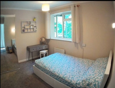 Loads of Communal Space! Big Double-Nice House.CB1 Main Photo