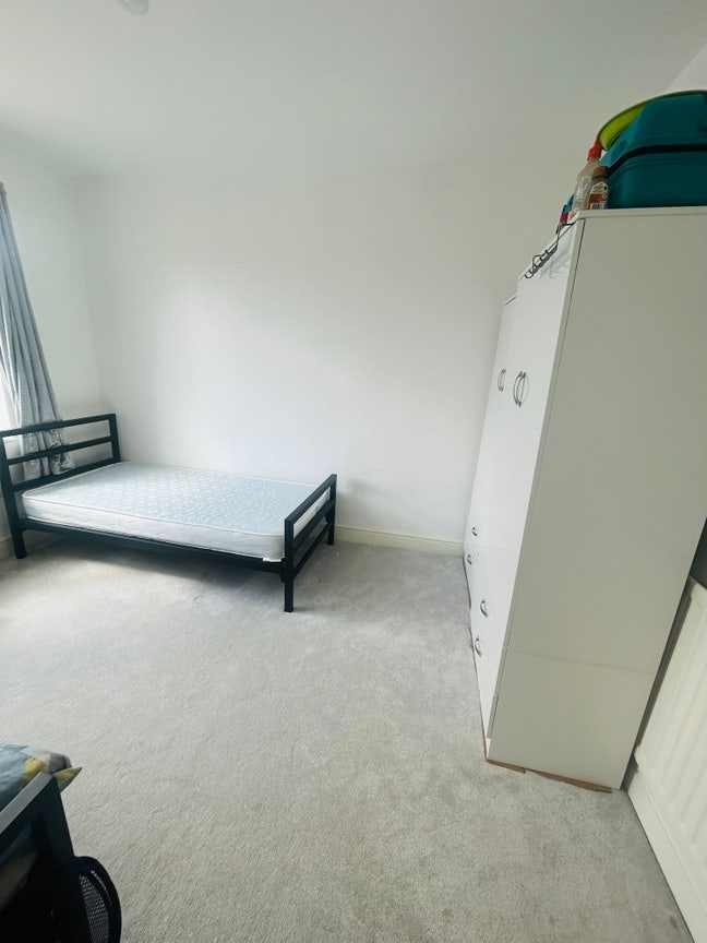 Single seat available immediately move in  Main Photo